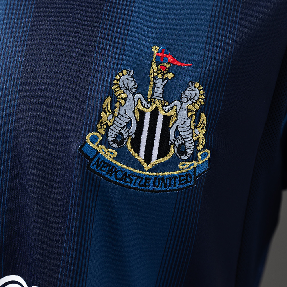 Newcastle United 2004/05 Away Retro Jersey – Classic Football Shirt – Size S–XXL