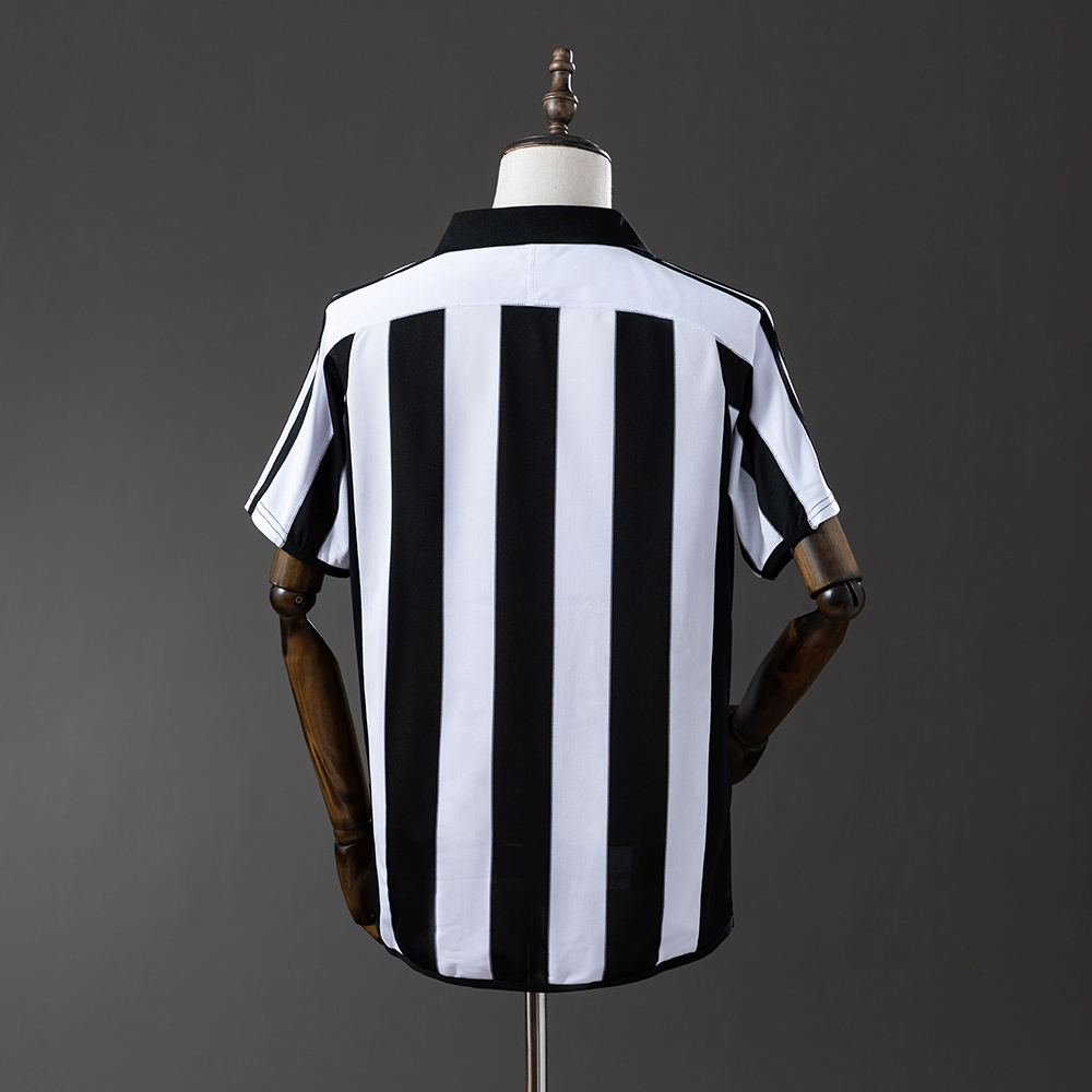 Newcastle United 2003/05 Home Retro Jersey – Classic Football Shirt – Size S–XXL