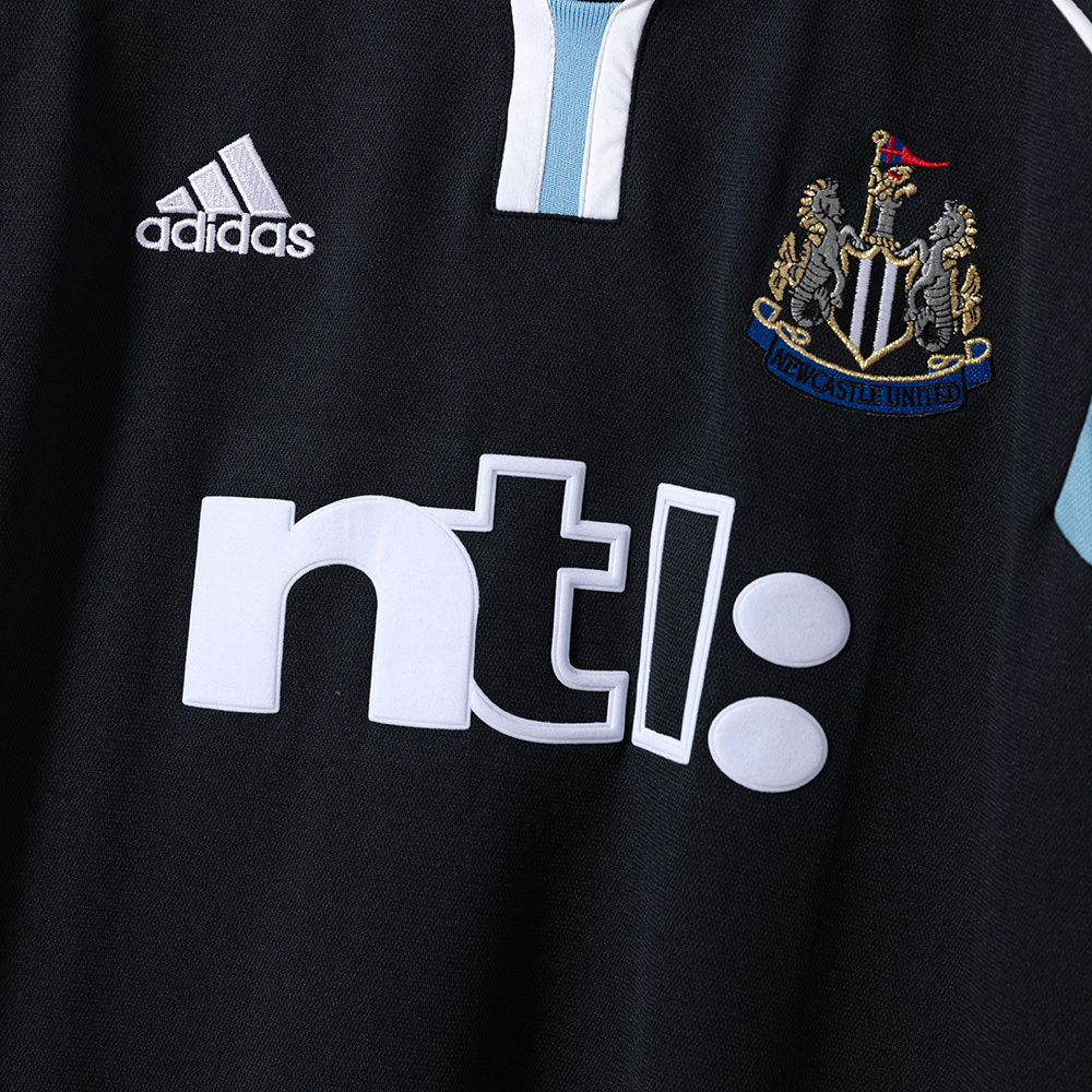 Newcastle United 2000/01 Away Retro Shirt – Classic Football Shirt – Size S–XXL
