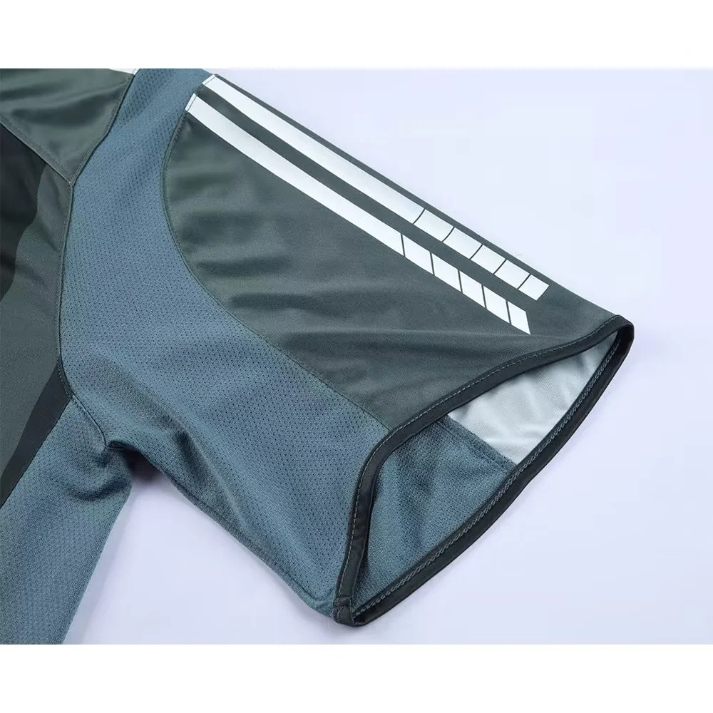 Newcastle United 2004/06 Away Retro Jersey – Classic Football Shirt – Size S–XXL