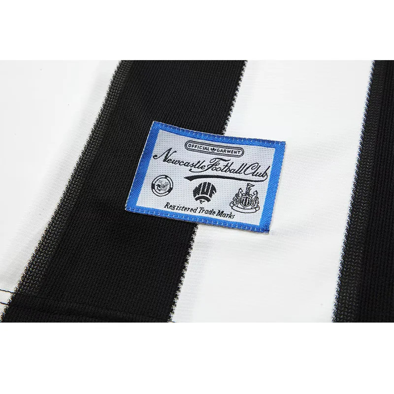Newcastle United 1995/97 Home Long Sleeve Retro Jersey – Classic Football Shirt – Size S–XXL