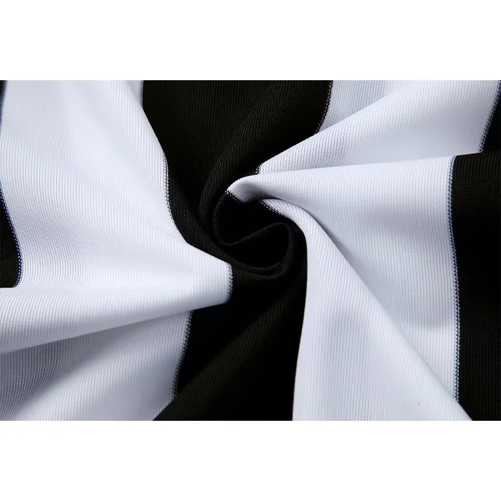 Newcastle United 2004/06 Home Retro Jersey – Classic Football Shirt – Size S–XXL