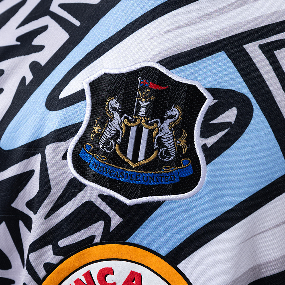 Newcastle United 1995/96 Goalkeeper Long Sleeve Retro Jersey – Classic Football Shirt – Size S–XXL