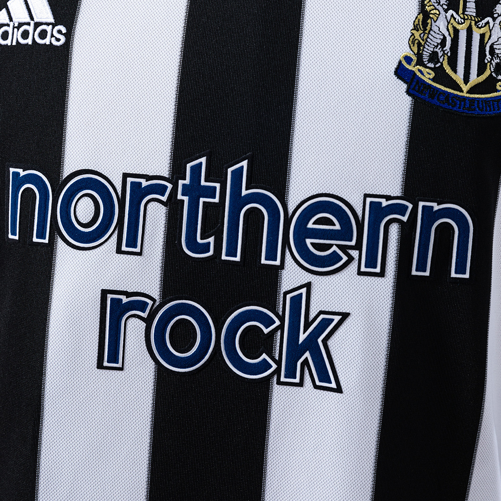 Newcastle United 2003/05 Home Retro Jersey – Classic Football Shirt – Size S–XXL