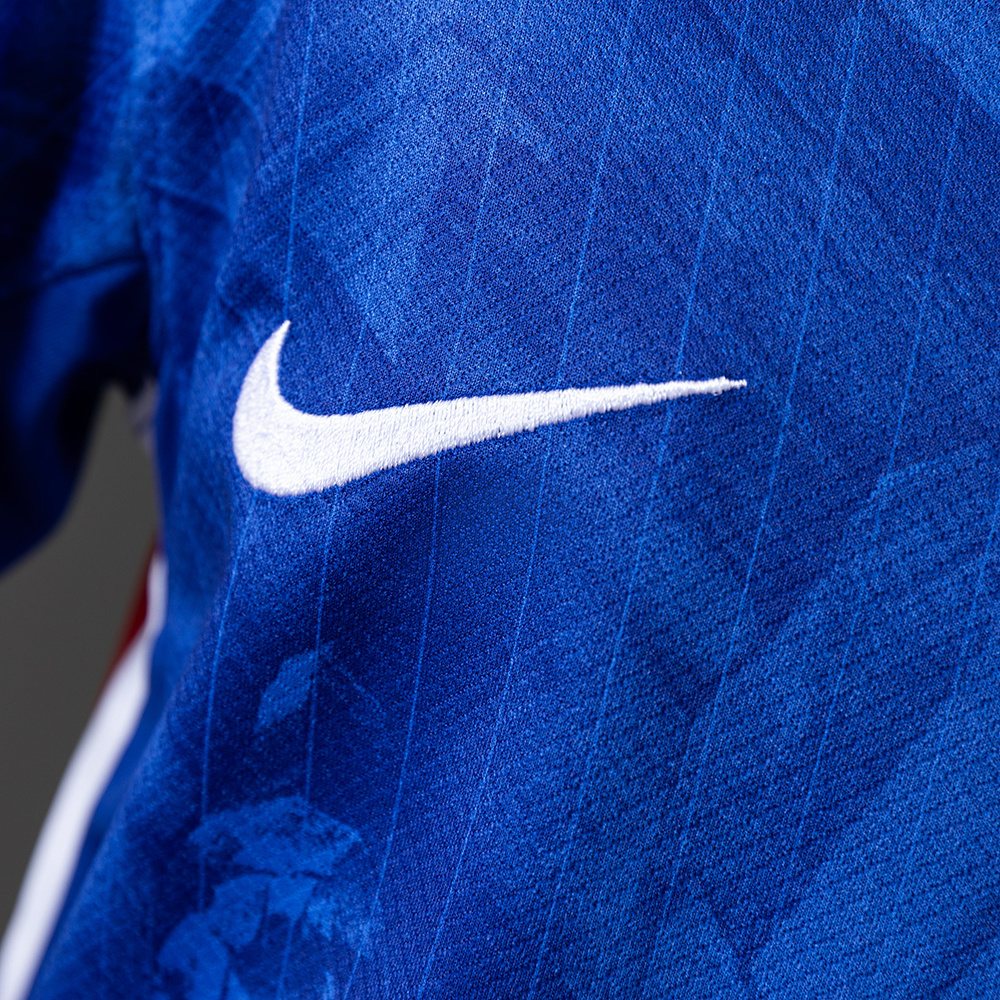 Chelsea 25/26 Home Kids Kit Jersey – Replica Football Soccer Shirt – Size 16–28