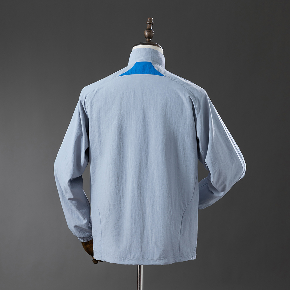 Bayern Munich grey 25/26 Windbreaker – Replica Football Soccer Outfit