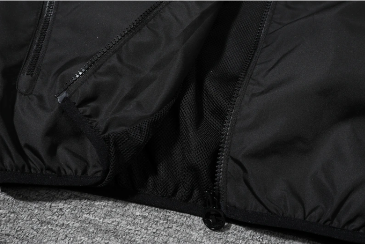 Juventus 25/26 Adult Windbreaker – Replica Football Soccer Outfit