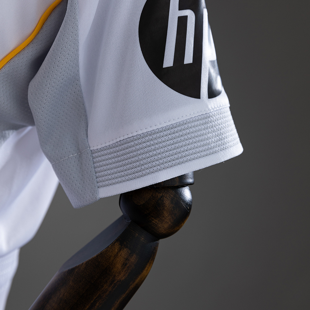 Real Madrid 25/26 Home Kids Kit Jersey – Replica Football Soccer Shirt – Size 16–28