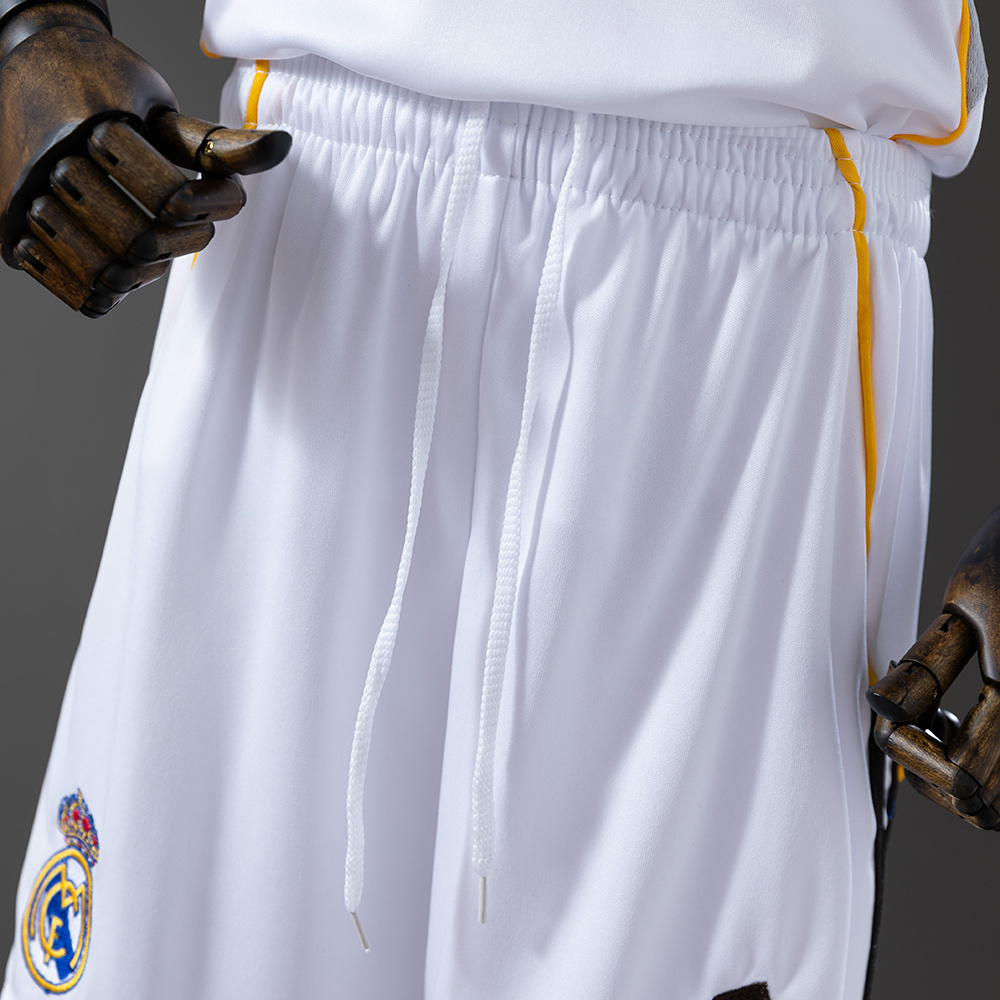 Real Madrid 25/26 Home Kids Kit Jersey – Replica Football Soccer Shirt – Size 16–28