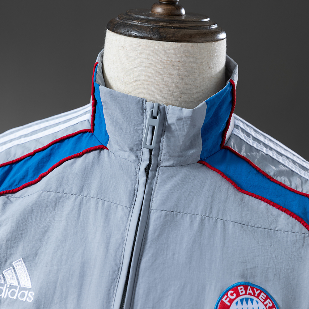 Bayern Munich grey 25/26 Windbreaker – Replica Football Soccer Outfit