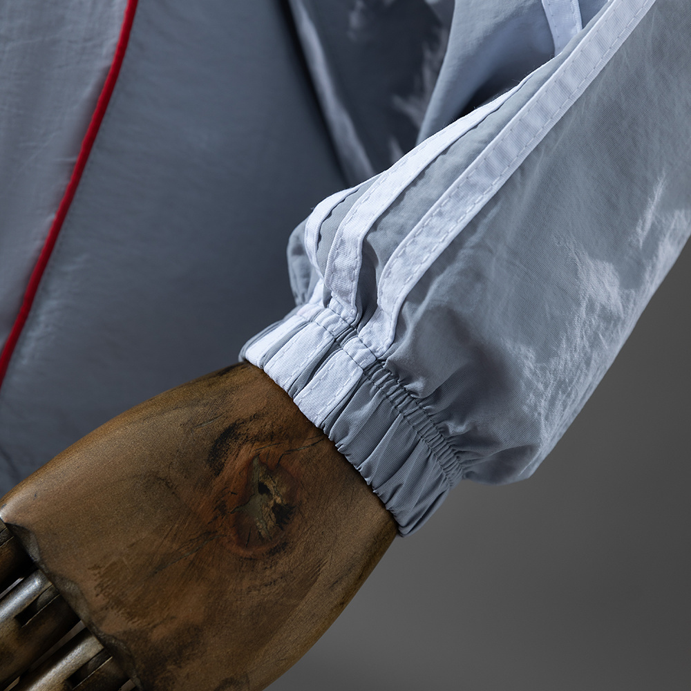 Bayern Munich grey 25/26 Windbreaker – Replica Football Soccer Outfit