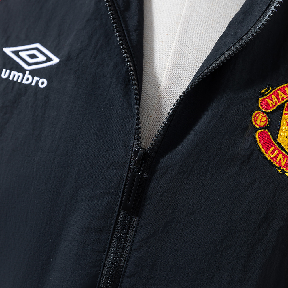 Manchester United Retro Windbreaker S-XXL  – Replica Football Soccer Outfit