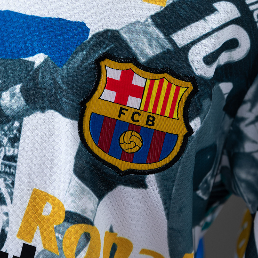 Barcelona 25/26 Legendary Player Special Edition Full Kids Kit Jersey – Replica Football Soccer Shirt – Size 16–28