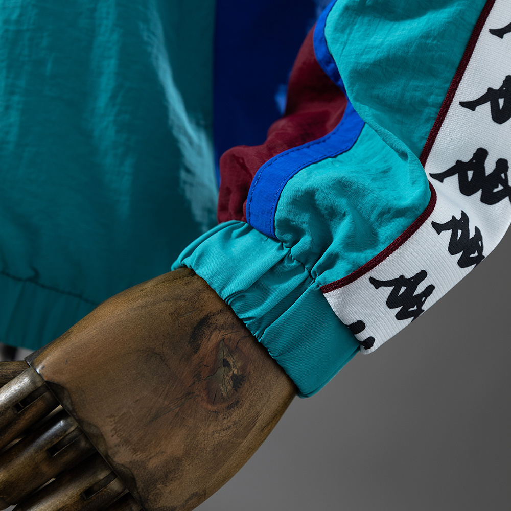 Barcelona Retro Windbreaker – Replica Football Soccer Outfit