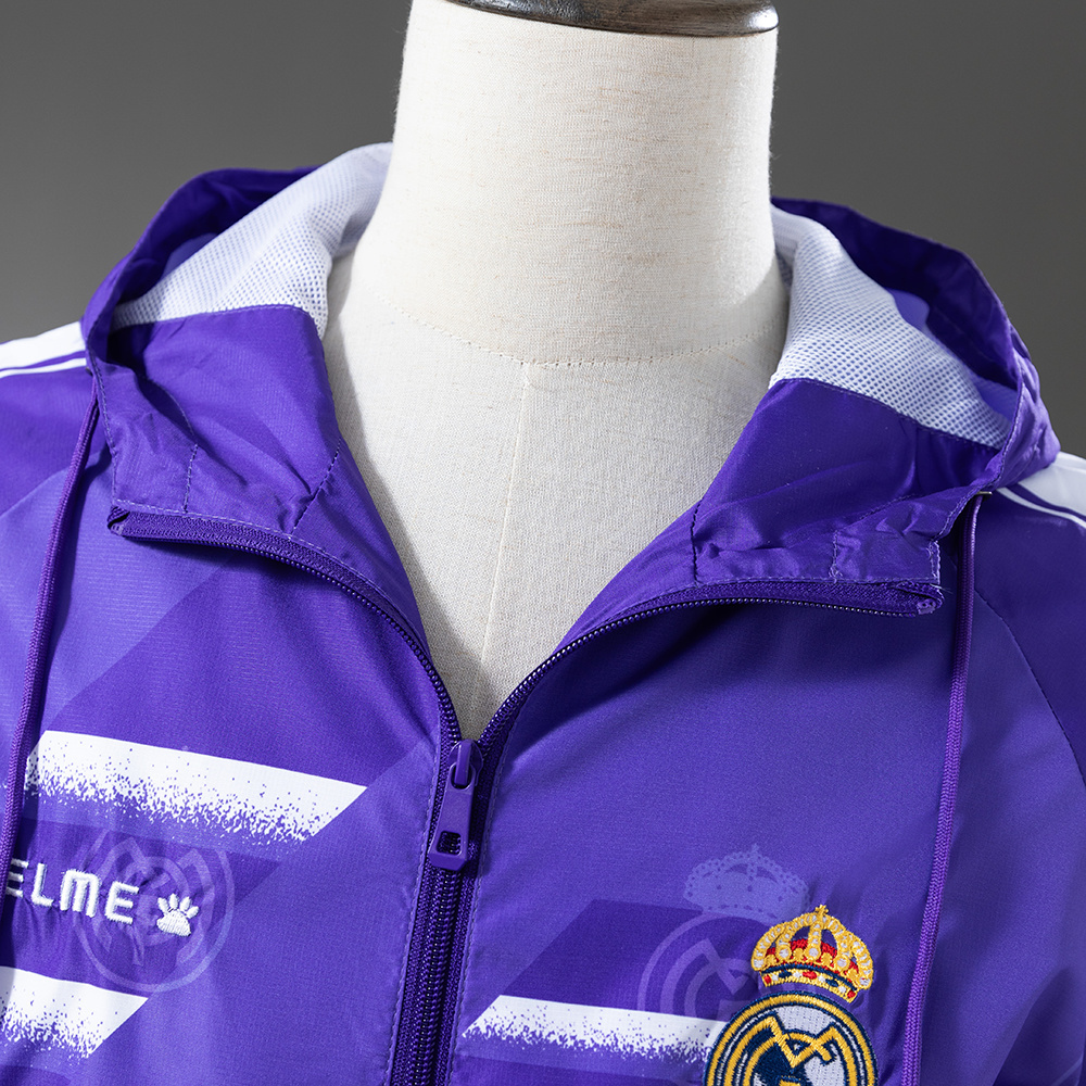 Real Madrid Retro Windbreaker – Replica Football Soccer Outfit