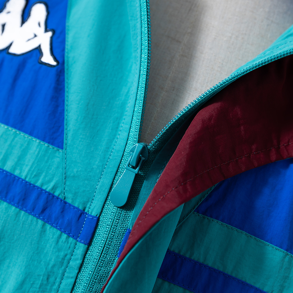 Barcelona Retro Windbreaker – Replica Football Soccer Outfit