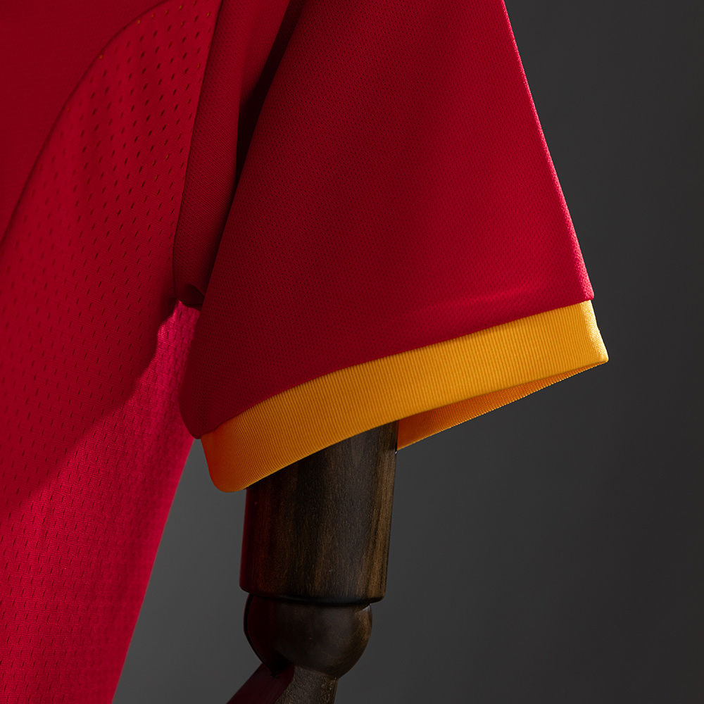 Spain 2002 Home Retro Jersey – Replica Football Soccer Shirt – S–XXL