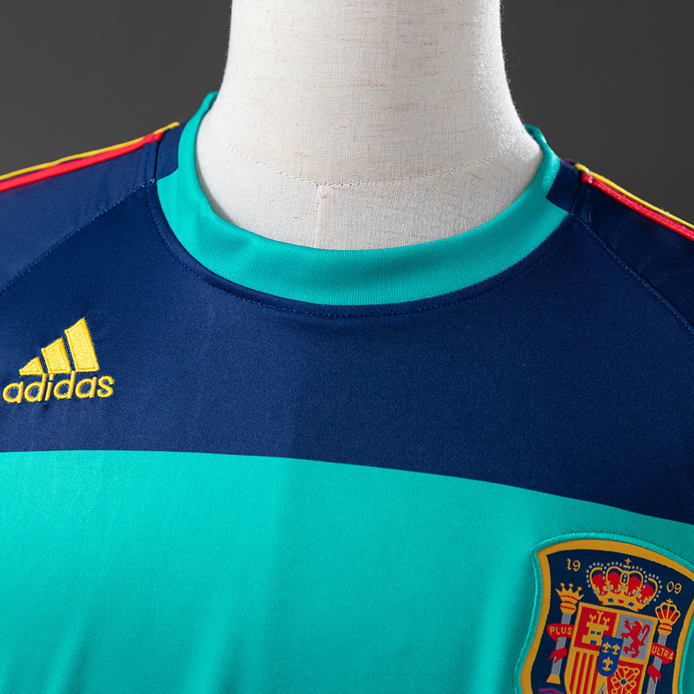 Spain 2010 Goalkeeper Retro Jersey – Replica Football Soccer Shirt – S–XXL