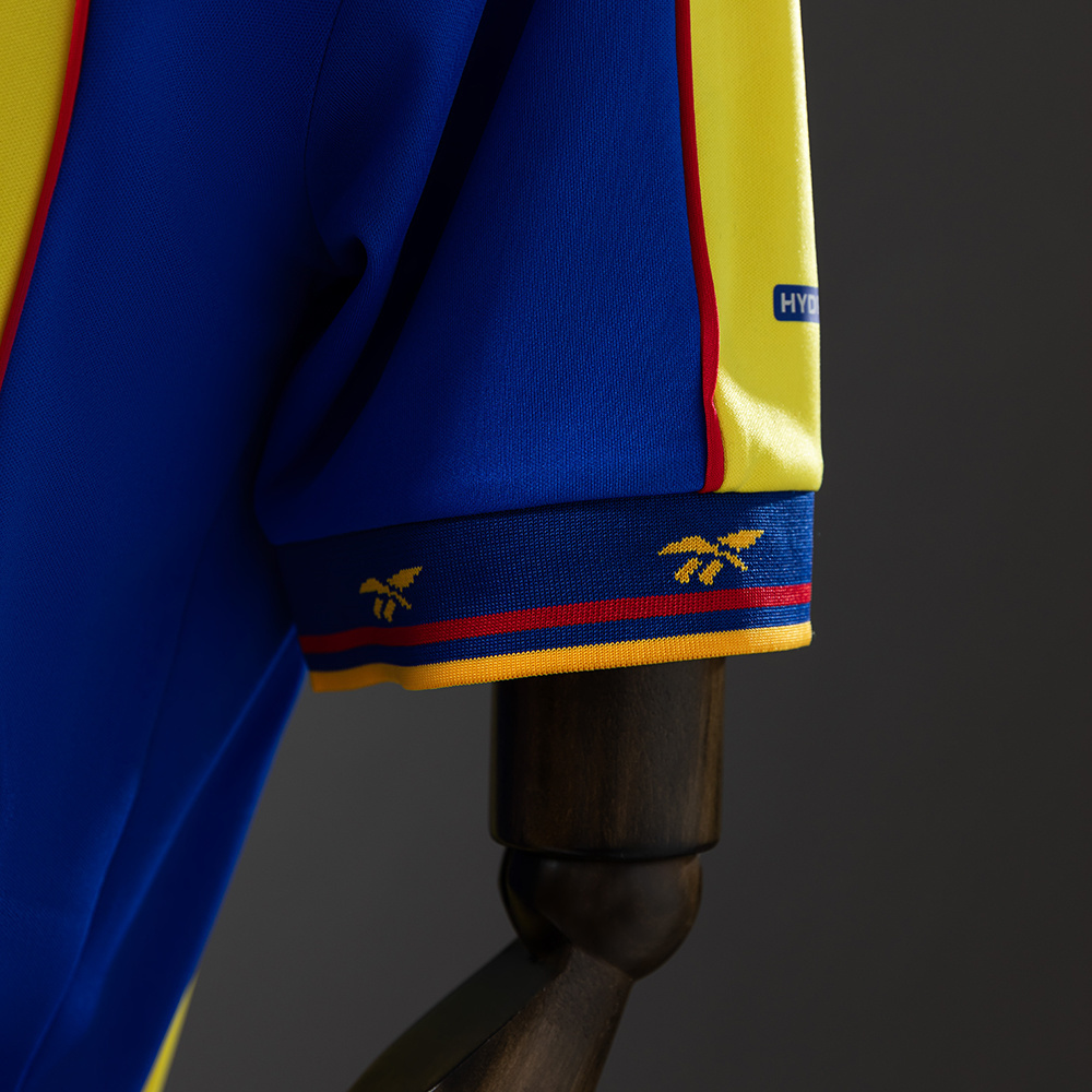 Colombia 2001 Home Retro Jersey – Vintage Replica Football Soccer Shirt – S–XXL