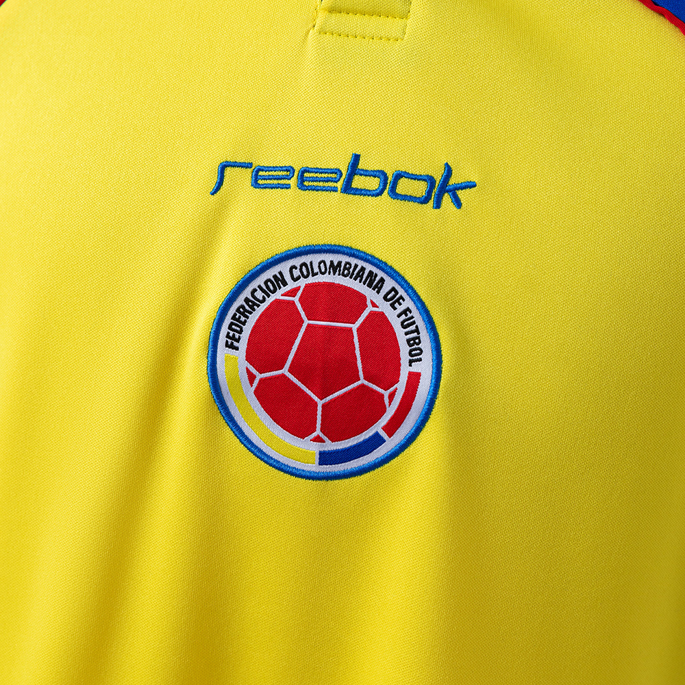 Colombia 2001 Home Retro Jersey – Vintage Replica Football Soccer Shirt – S–XXL