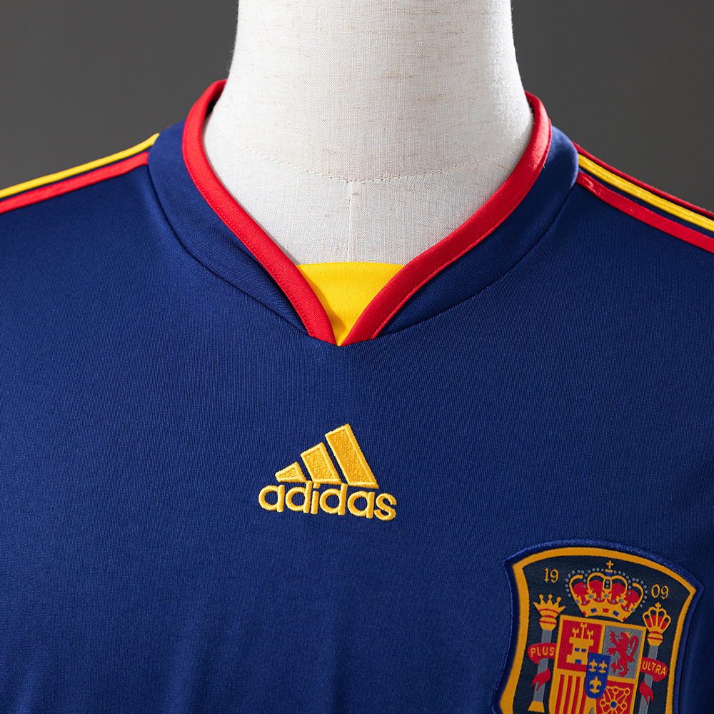 Spain 2010 Away Long Sleeve Retro Jersey – Classic Replica Football Shirt – S–XXL