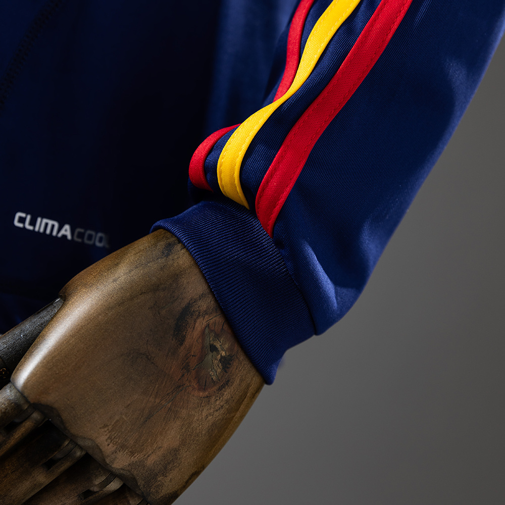 Spain 2010 Away Long Sleeve Retro Jersey – Classic Replica Football Shirt – S–XXL