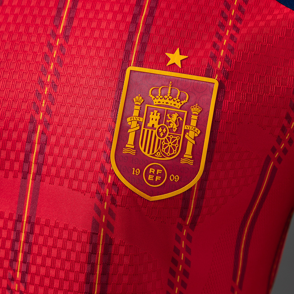 Spain 2026 Home Long Sleeve Player Version Jersey – Replica Football Shirt – S–4XL