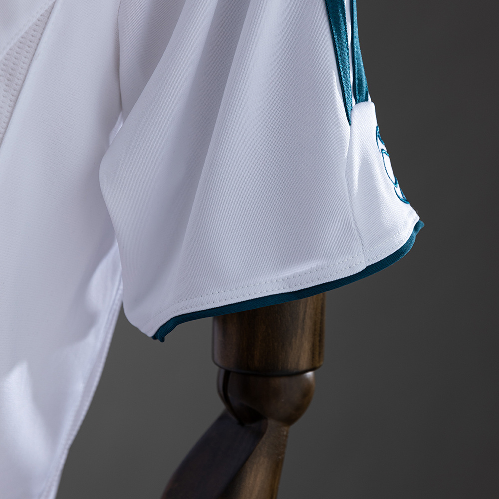 Liverpool 2006/08 Away Retro Jersey – Replica Football Shirt – S-XXL