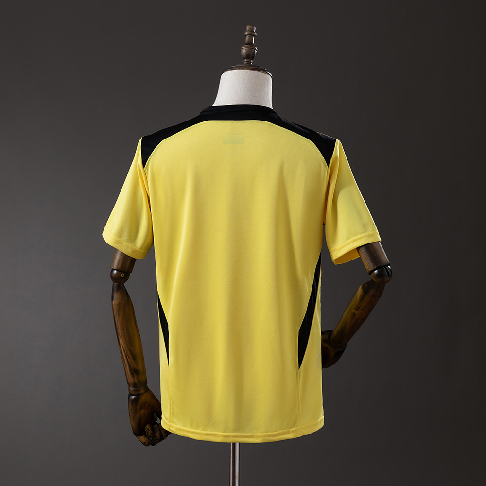 Liverpool 2004/05 Away Retro Jersey – Replica Football Shirt – S-XXL