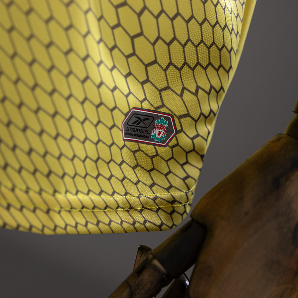 Liverpool 2004/05 Away Retro Jersey – Replica Football Shirt – S-XXL