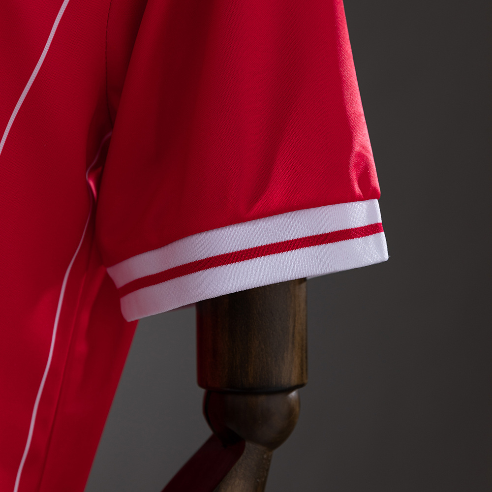 Liverpool 1981/84 Home Retro Jersey – Replica Football Shirt – S-XXL