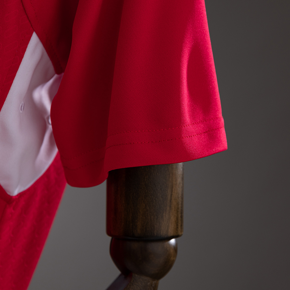 Liverpool 2004/05 Home Retro Jersey – Replica Football Shirt – S-XXL