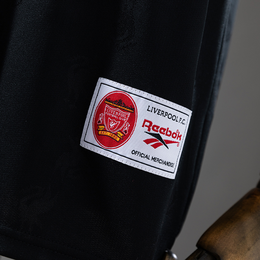 Liverpool 1996/97 Retro Black Jersey – Replica Football Shirt – S-XXL