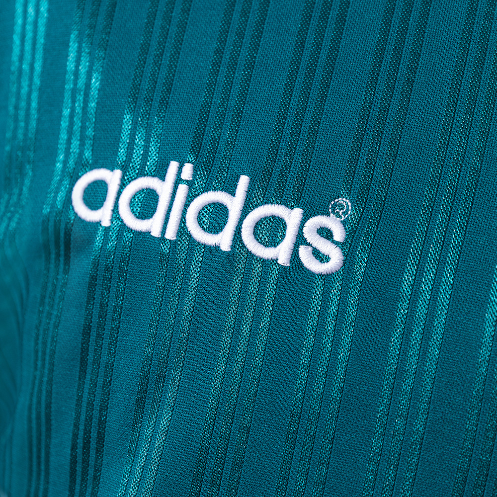 Liverpool 1995/96 Away Retro Jersey – Replica Football Shirt – S-XXL