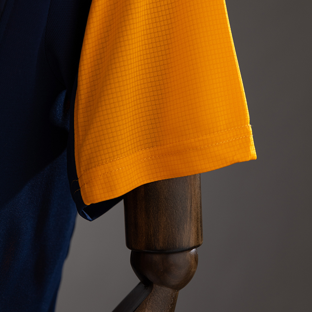 Liverpool 2000/01 Away Retro Jersey – Replica Football Shirt – S-XXL