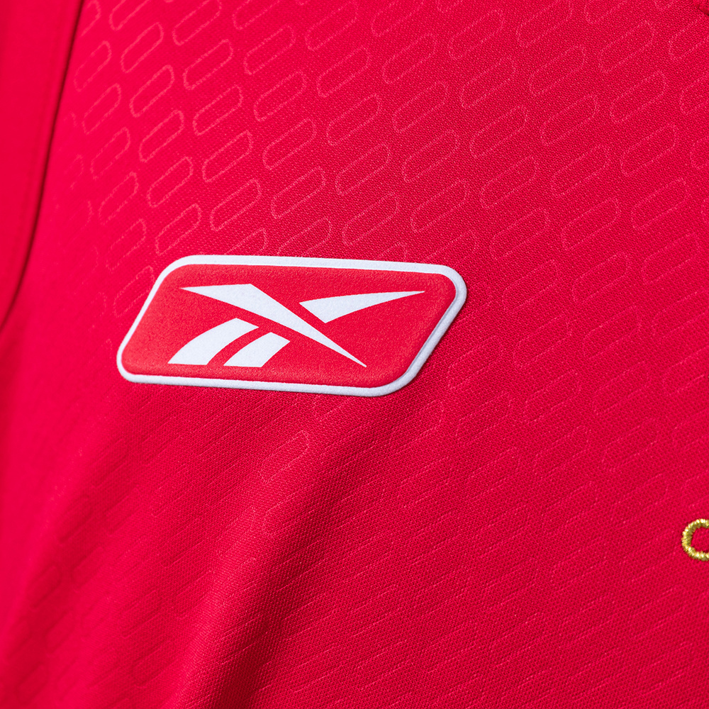 Liverpool 2004/05 Home Retro Jersey – Replica Football Shirt – S-XXL