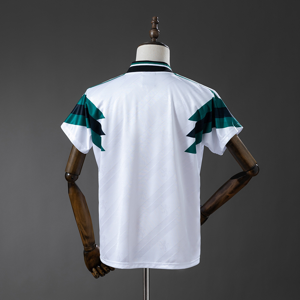 Sporting CP 25/26 Vintage White T-Shirt from the 90s Limited Edition – S–4XL