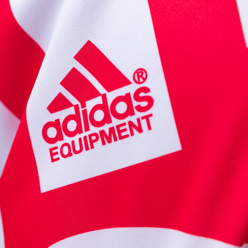 Liverpool 2001/02 Home Retro Jersey – Replica Football Soccer Shirt – S–XXL