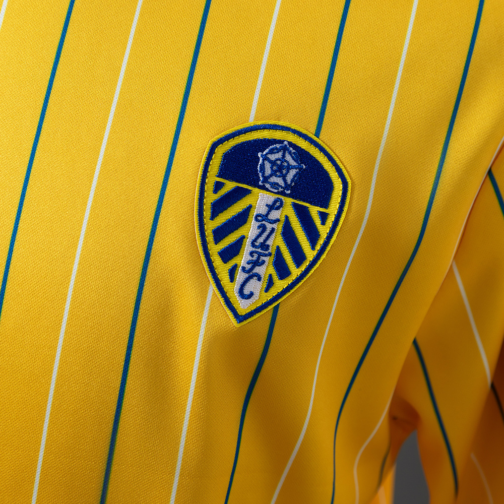 Leeds United 25/26 Retro Style Jersey – Replica Football Soccer Shirt – S–4XL