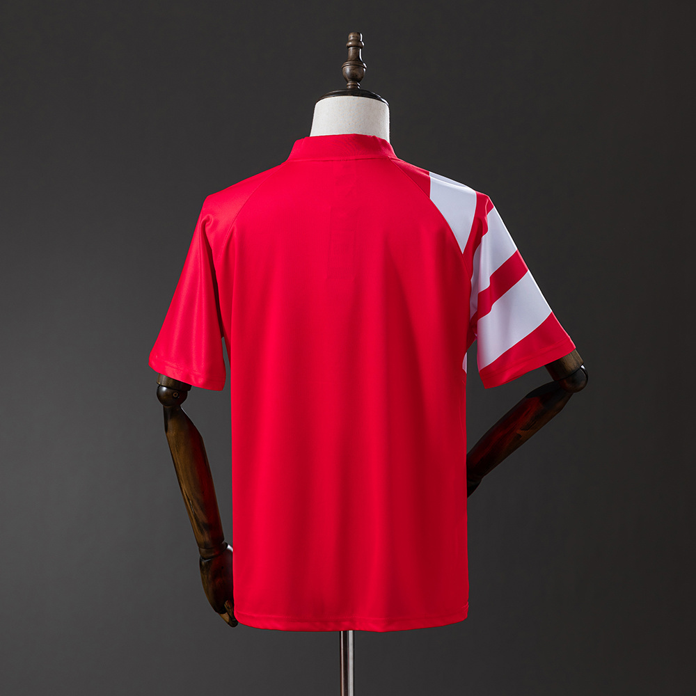 Liverpool 2001/02 Home Retro Jersey – Replica Football Soccer Shirt – S–XXL