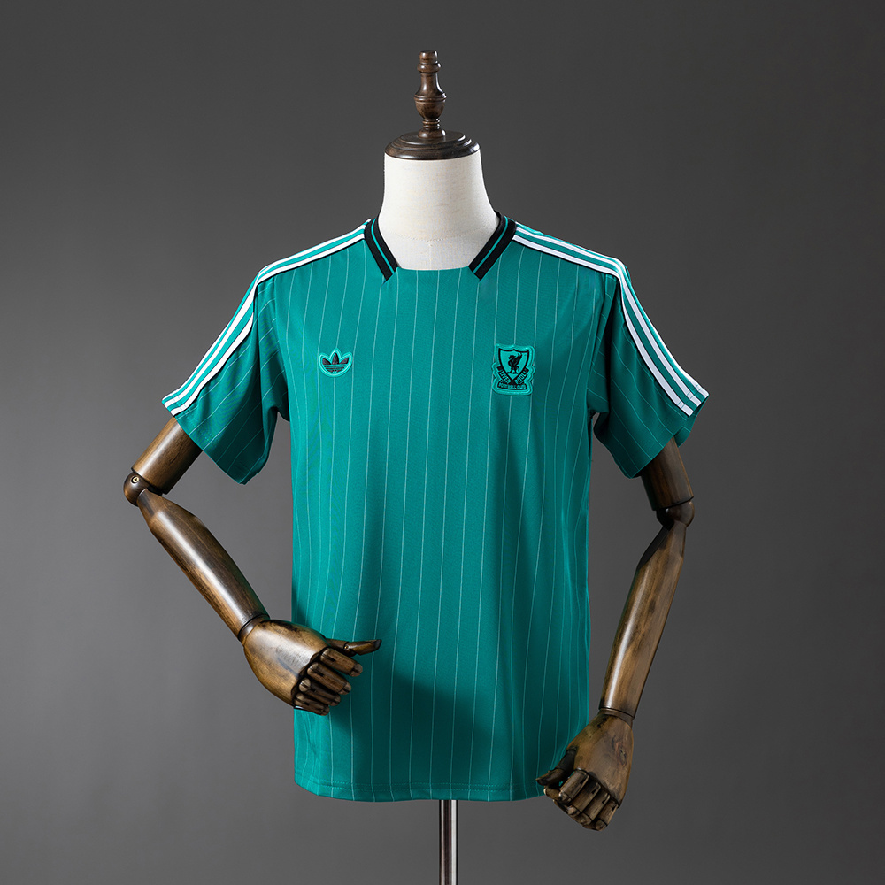 Liverpool 25/26 Retro Style Jersey – Replica Football Soccer Shirt – S–XXL