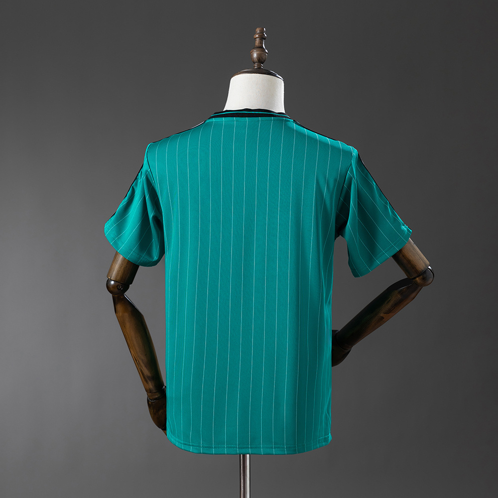 Liverpool 25/26 Retro Style Jersey – Replica Football Soccer Shirt – S–XXL