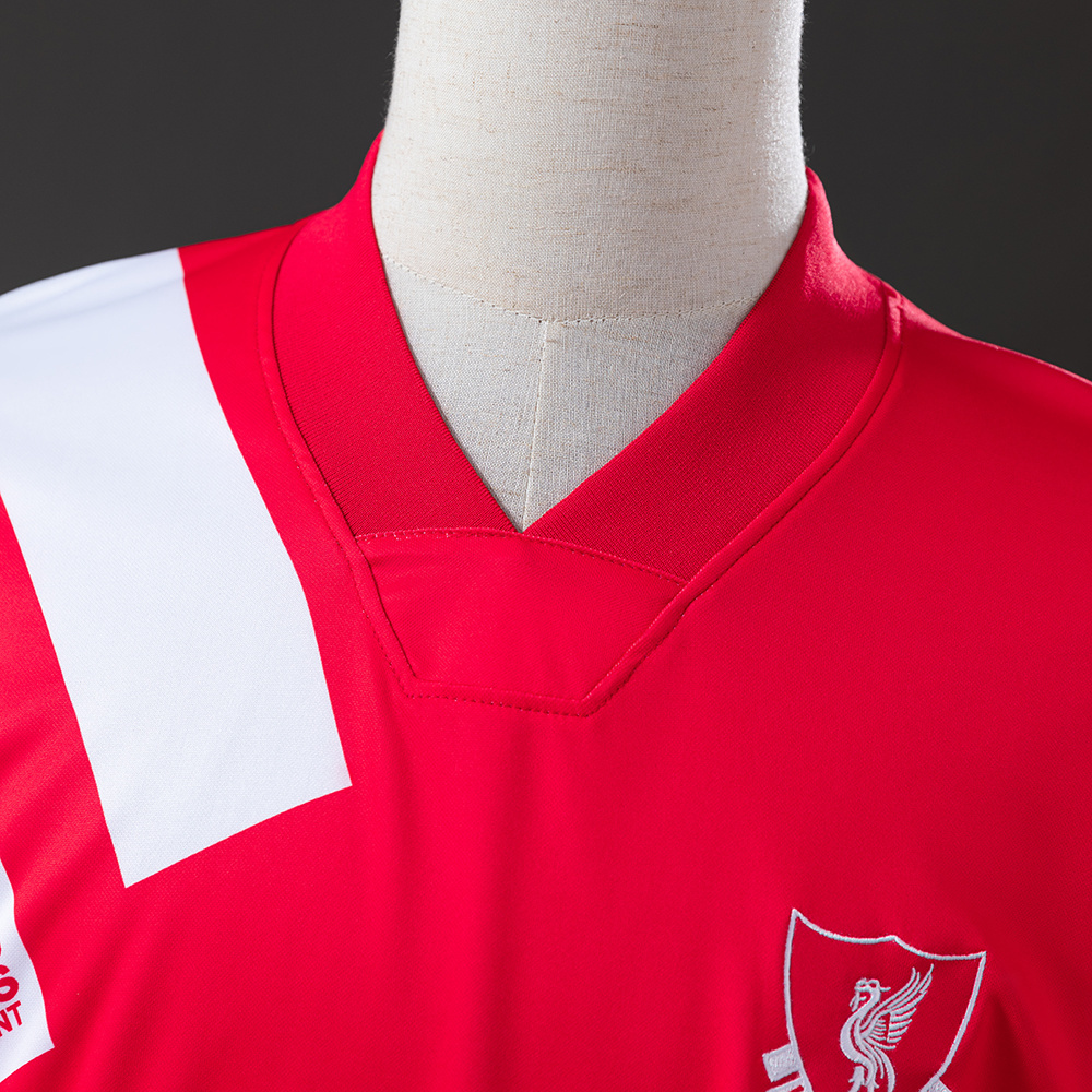 Liverpool 2001/02 Home Retro Jersey – Replica Football Soccer Shirt – S–XXL