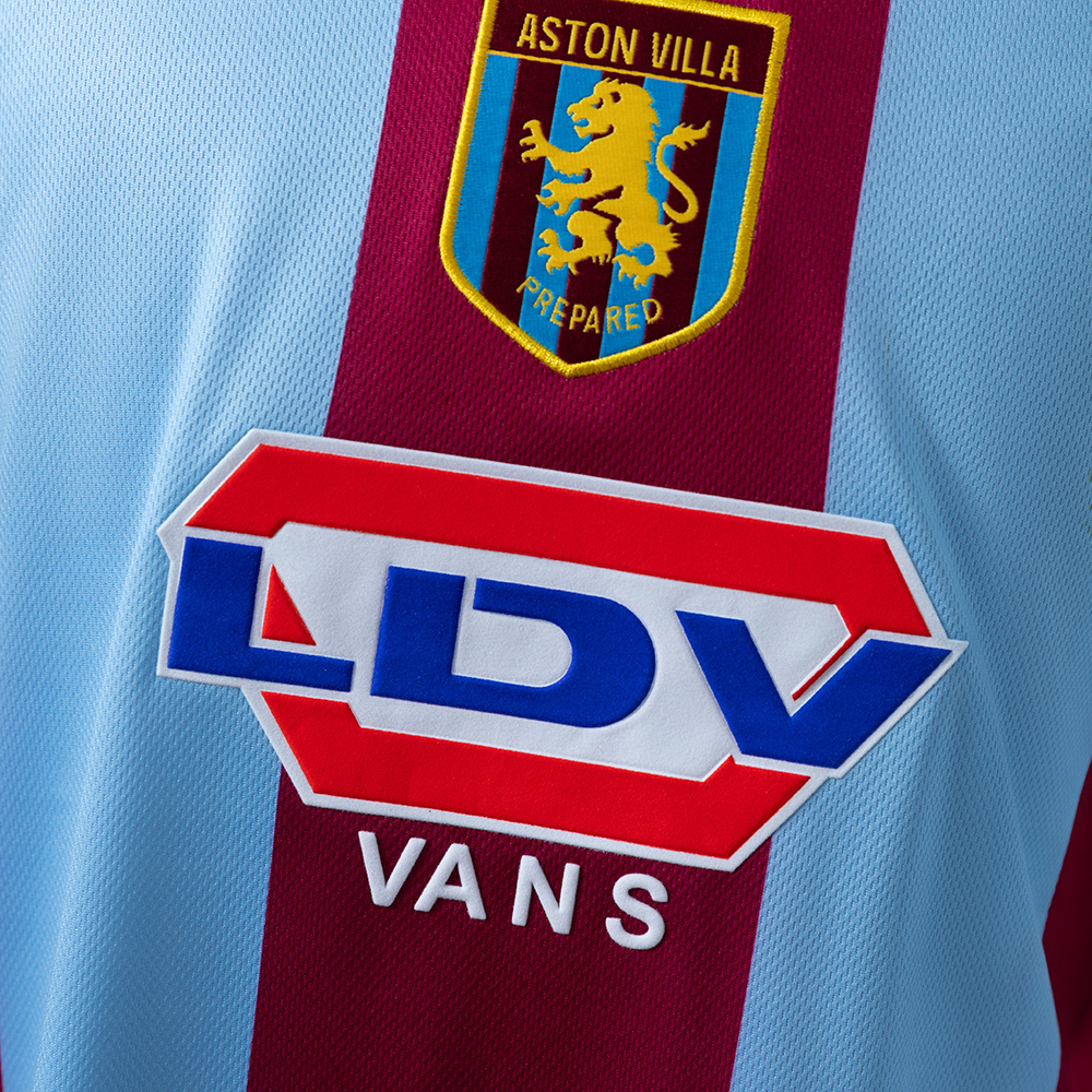 Aston Villa 99/00 Home Retro Jersey – Replica Football Soccer Shirt – S–XXL