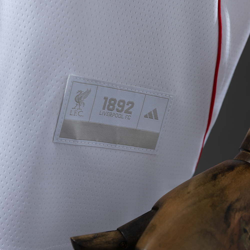 Liverpool 25/26 US Pack Full-Button Baseball Jersey White – Replica Football Lifestyle Shirt – S–4XL