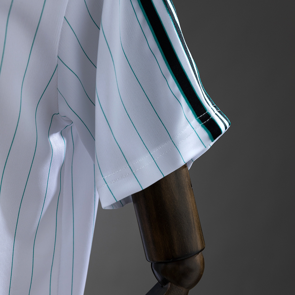 Liverpool 25/26 Retro Style Jersey – Replica Football Soccer Shirt – S–4XL