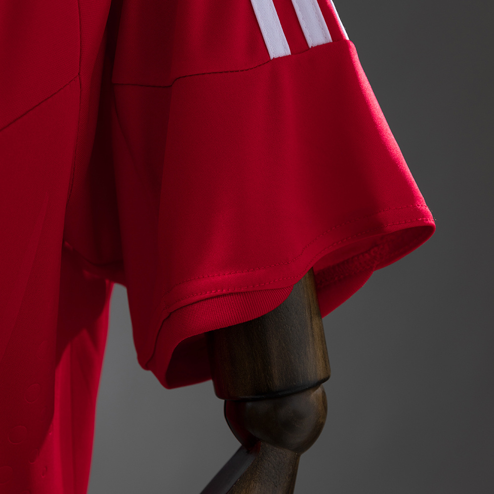 Liverpool 08/10 Home Retro Jersey – Replica Football Soccer Shirt – S–XXL