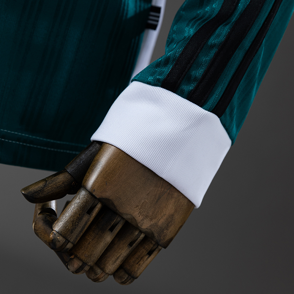 Liverpool 1995/96 Away Long Sleeve Retro Jersey – Replica Football Soccer Shirt – S–XXL