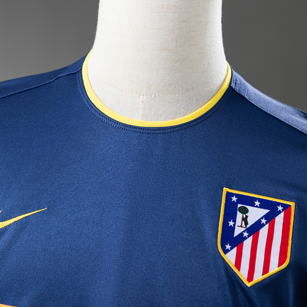 Atletico Madrid 2002/03 Away Retro Jersey – Replica Football Soccer Shirt – S–XXL