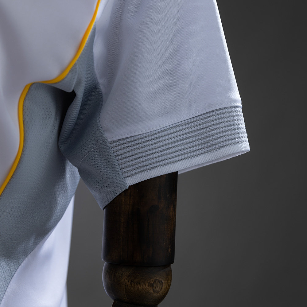 Real Madrid 25/26 Home Women’s Jersey – Replica Football Soccer Shirt – S–XXL